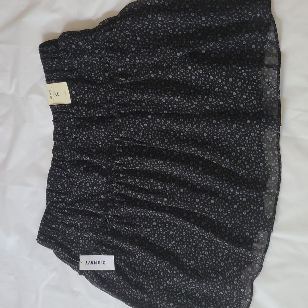 [NWT] Old Navy Ditsy Floral Black & Grey Tiered Mini Skirt - Fully Lined (Small) - Picture 6 of 16